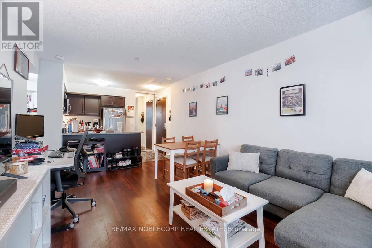 807 - 19 Grand Trunk Crescent, Toronto, Ontario  M5J 3A3 - Photo 8 - C12613000