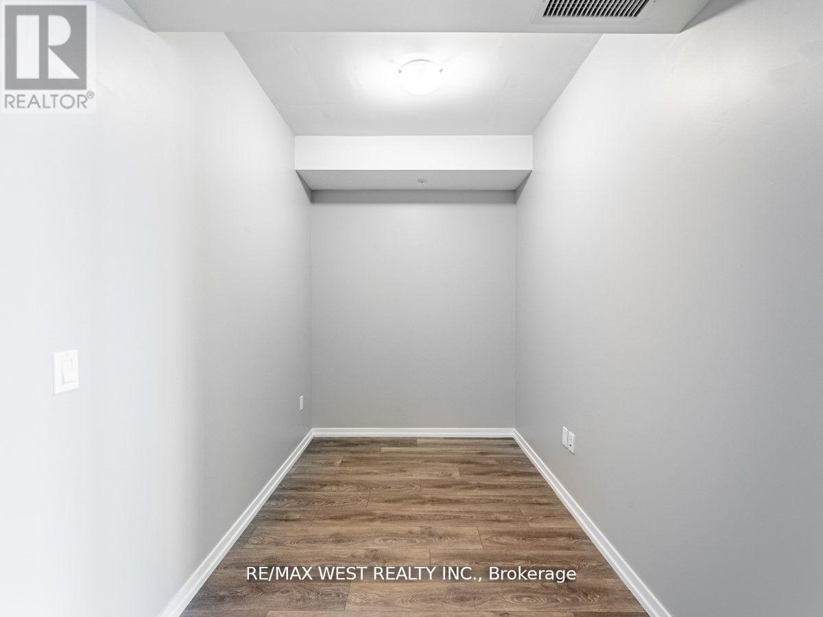 305 - 3237 Bayview Avenue, Toronto, Ontario  M2K 2J7 - Photo 5 - C12613032