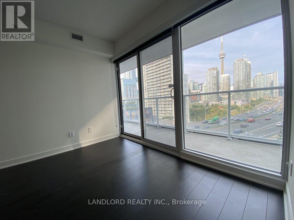 1011 - 17 Bathurst Street, Toronto, Ontario  M5V 1A5 - Photo 6 - C12613160