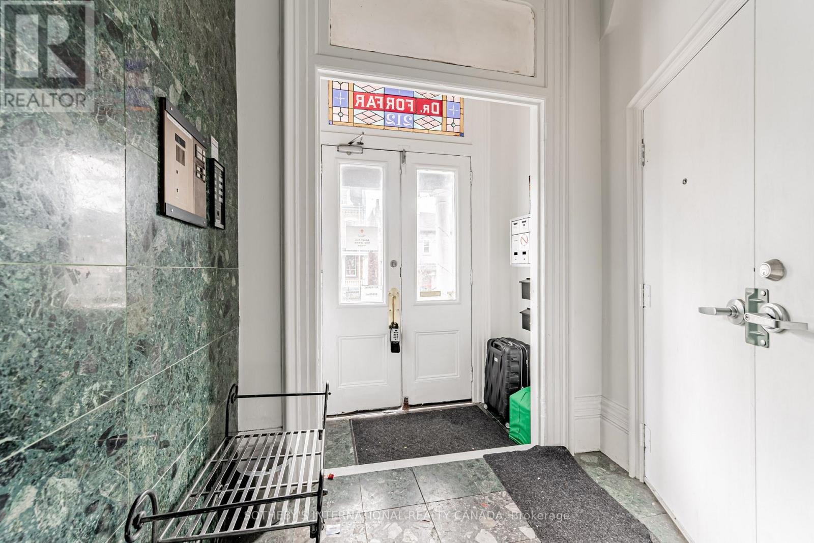 3 - 212 Carlton Street, Toronto, Ontario  M5A 2L1 - Photo 3 - C12613176