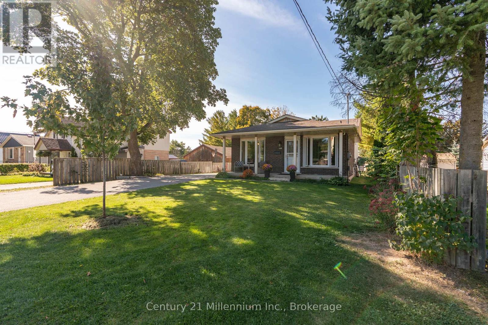 Third picture of 1980 6TH AVENUE E