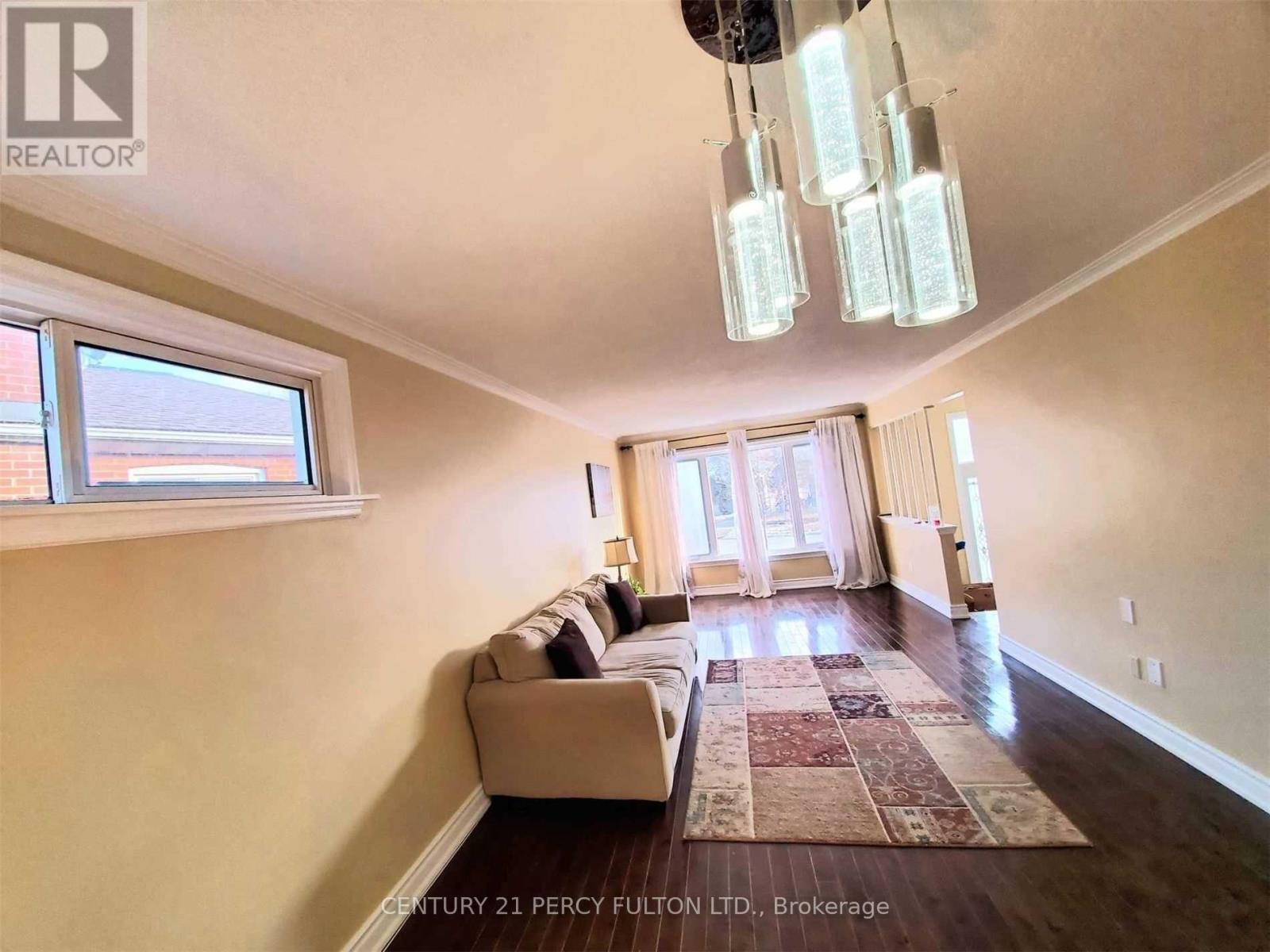 Upper - 24 Chestermere Boulevard, Toronto, Ontario  M1J 2X7 - Photo 6 - E12613010