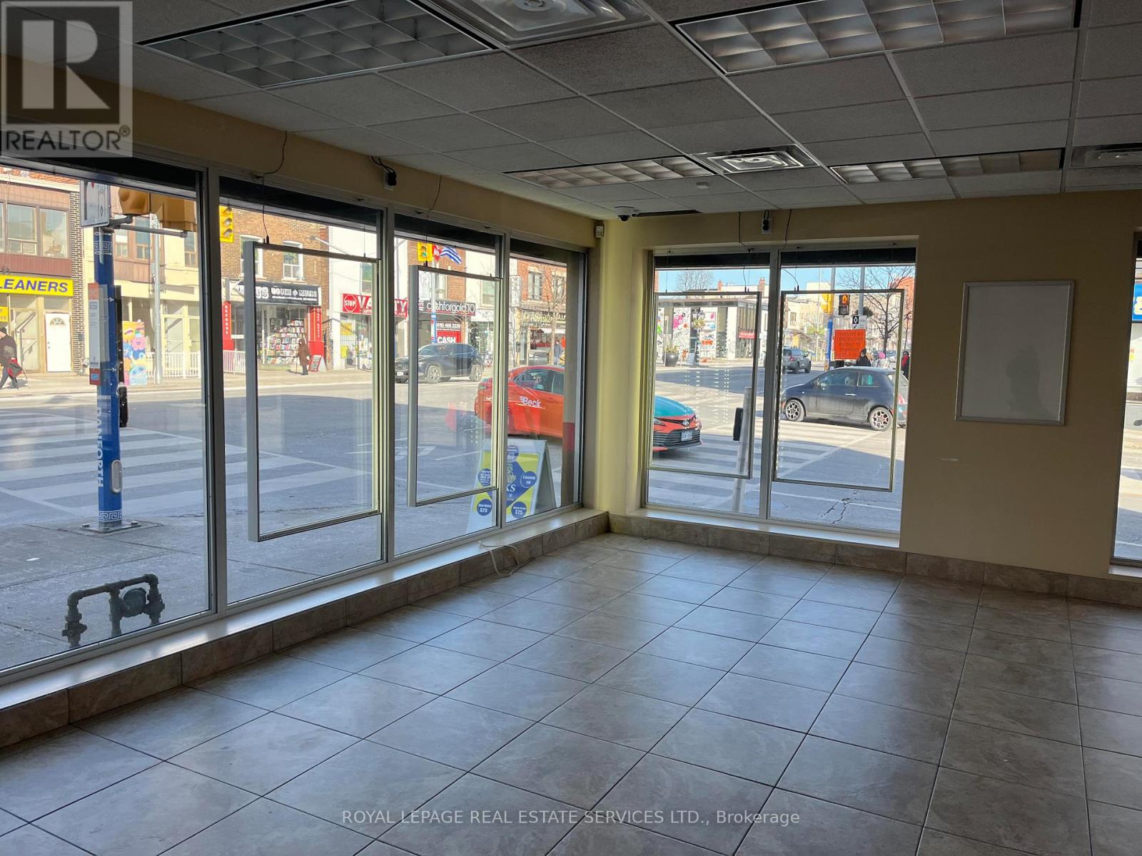 Ground - 851 Danforth Avenue, Toronto, Ontario  M4J 1L2 - Photo 2 - E12613164