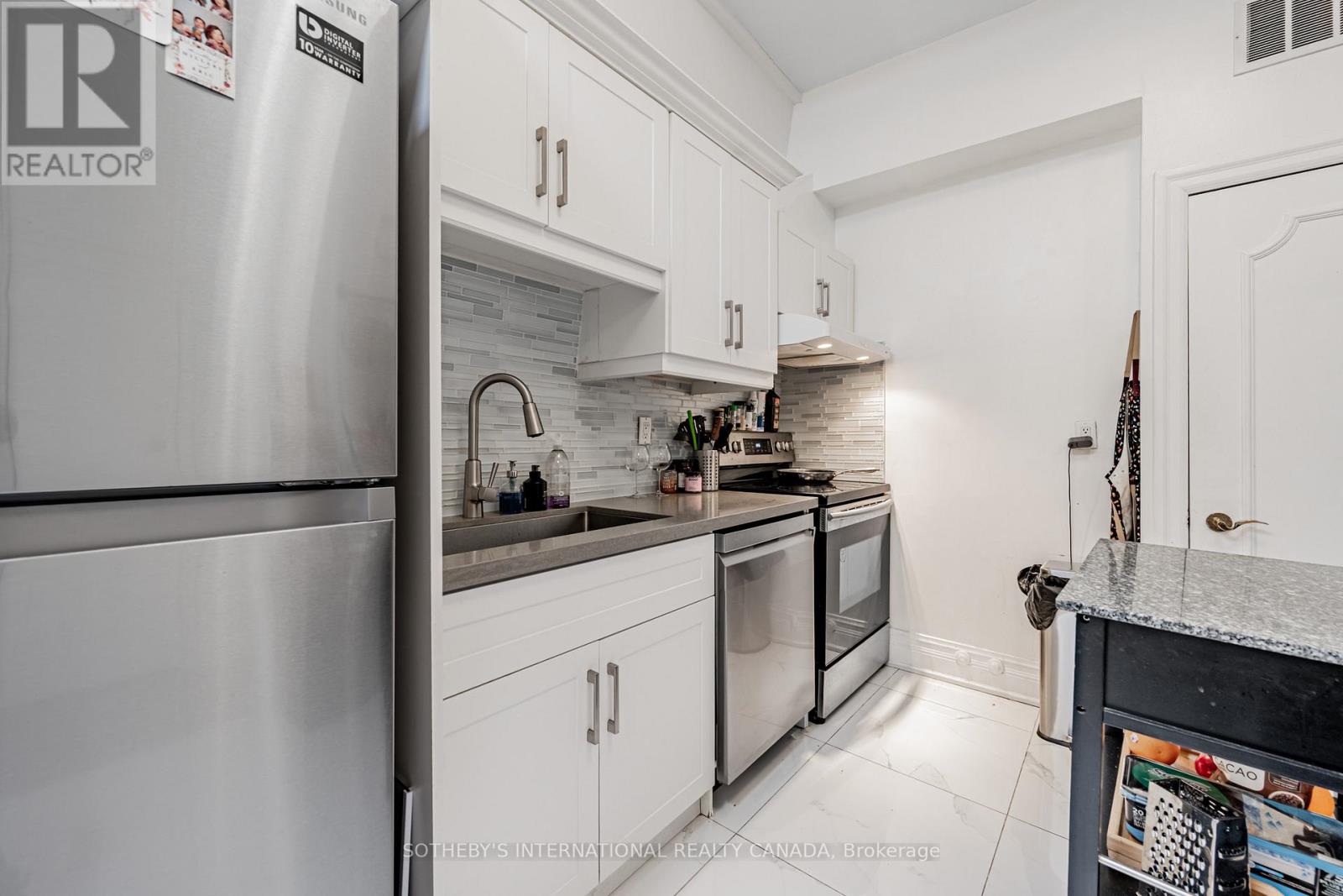 3 - 212 Carlton Street, Toronto, Ontario  M5A 2L1 - Photo 7 - C12613176
