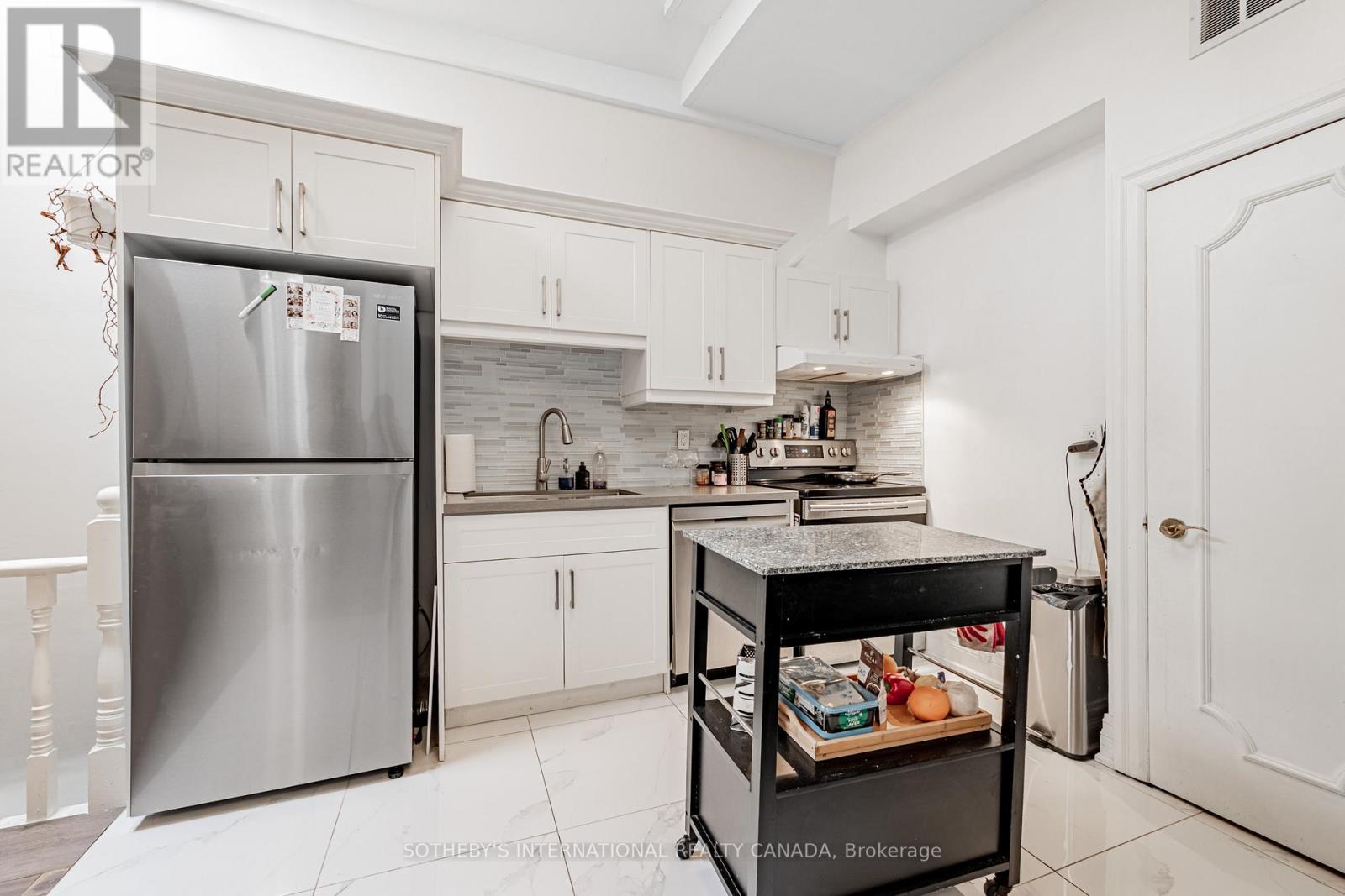 3 - 212 Carlton Street, Toronto, Ontario  M5A 2L1 - Photo 6 - C12613176