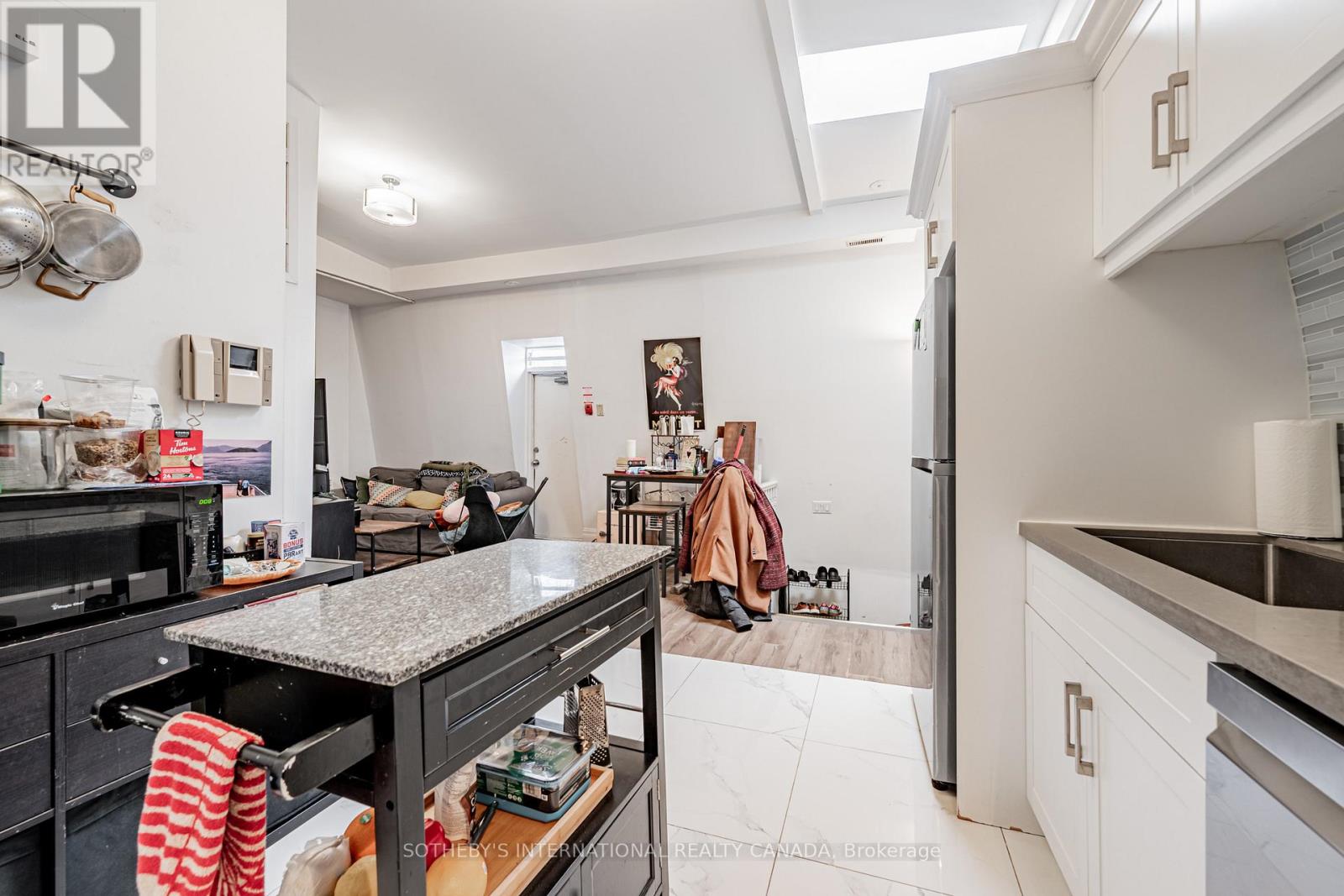 3 - 212 Carlton Street, Toronto, Ontario  M5A 2L1 - Photo 9 - C12613176