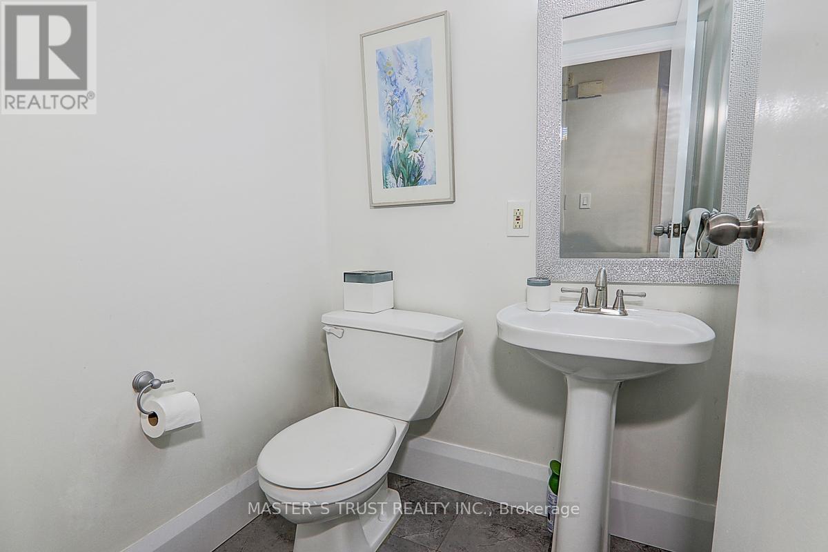 838 - 75 Weldrick Road E, Richmond Hill (Observatory), Ontario  L4C 0H9 - Photo 10 - N12612996