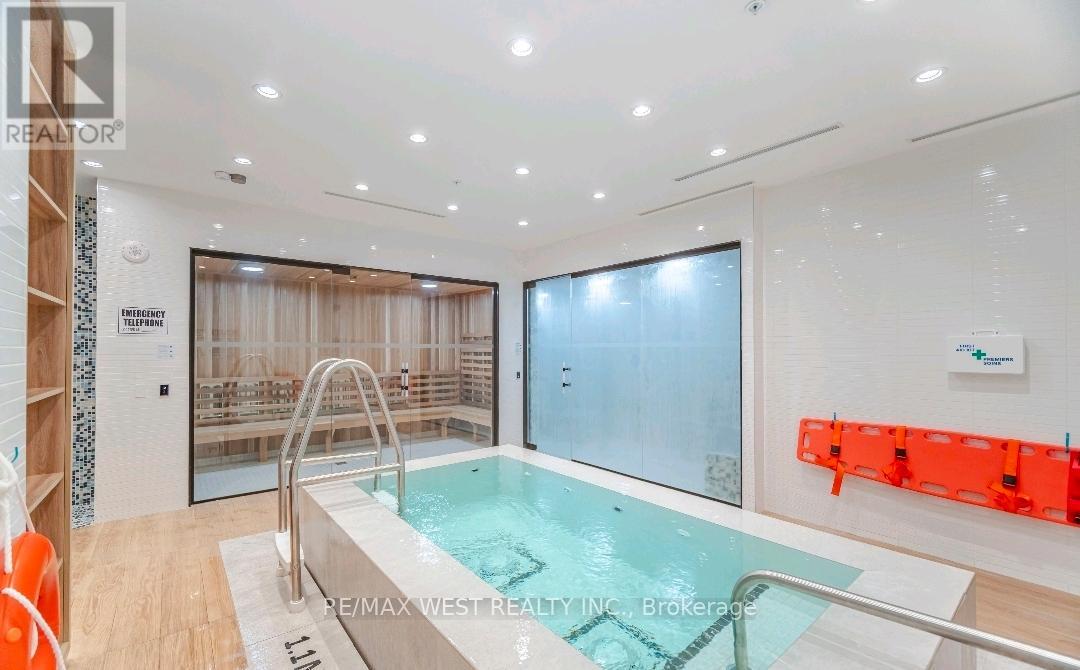 328 - 474 Caldari Road, Vaughan, Ontario  L4K 0R5 - Photo 11 - N12613064