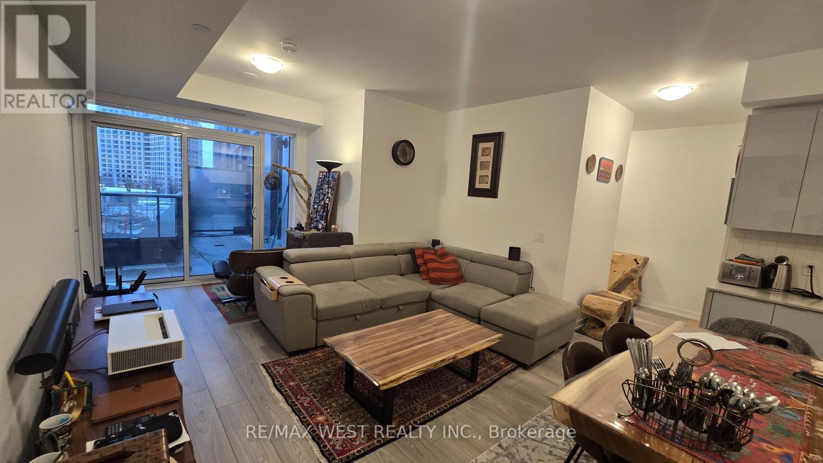 328 - 474 Caldari Road, Vaughan, Ontario  L4K 0R5 - Photo 3 - N12613064