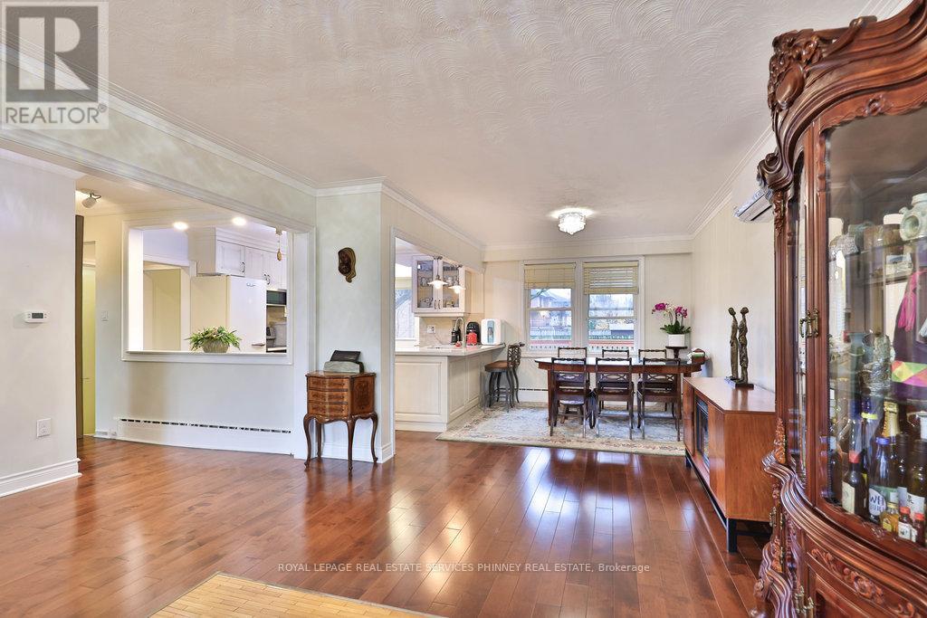 298 Burnhamthorpe Road, Toronto, Ontario  M9B 1Z8 - Photo 9 - W12583280