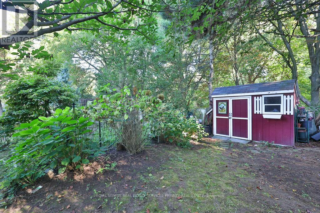 945 Beechwood Avenue, Mississauga, Ontario  L5G 4E3 - Photo 7 - W12450209