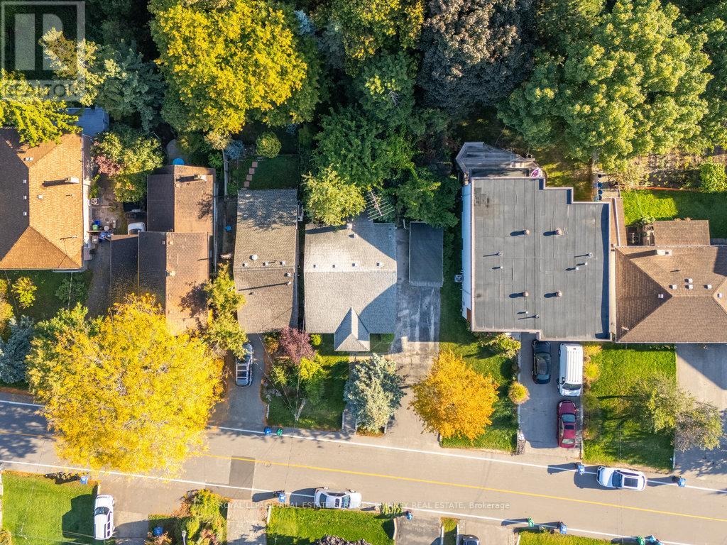 945 Beechwood Avenue, Mississauga, Ontario  L5G 4E3 - Photo 8 - W12450209