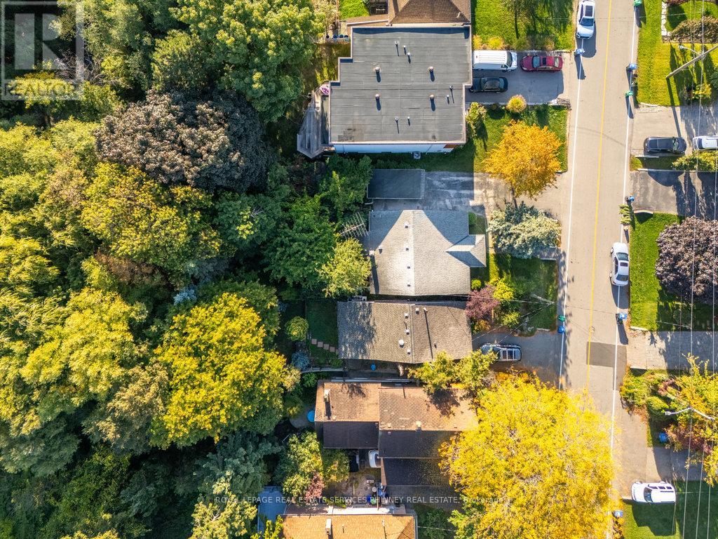 945 Beechwood Avenue, Mississauga, Ontario  L5G 4E3 - Photo 9 - W12450209