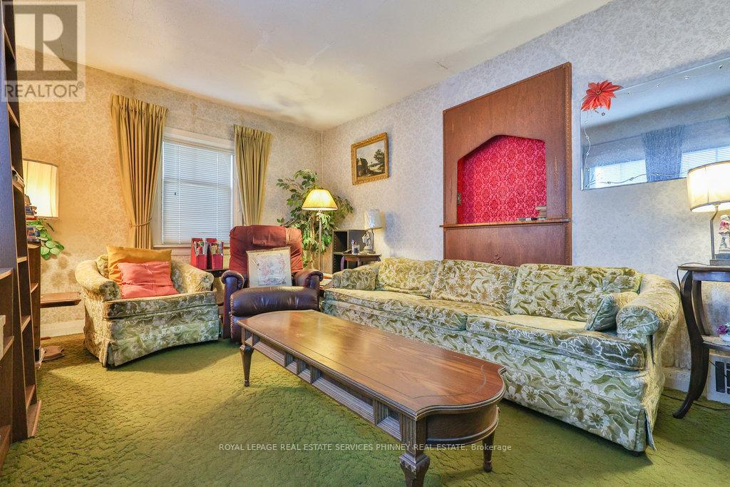 945 Beechwood Avenue, Mississauga, Ontario  L5G 4E3 - Photo 22 - W12450209