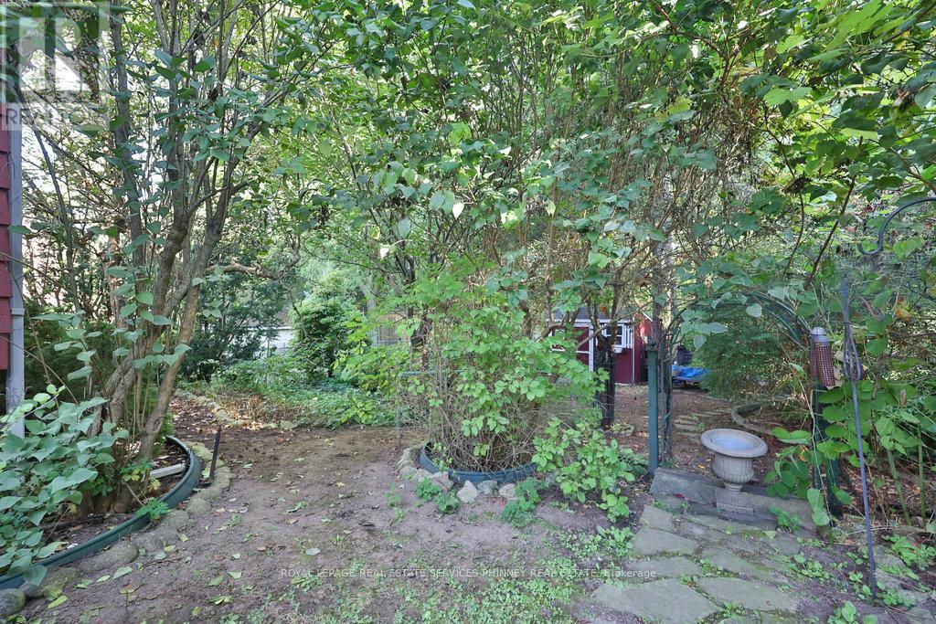 945 Beechwood Avenue, Mississauga, Ontario  L5G 4E3 - Photo 30 - W12450209