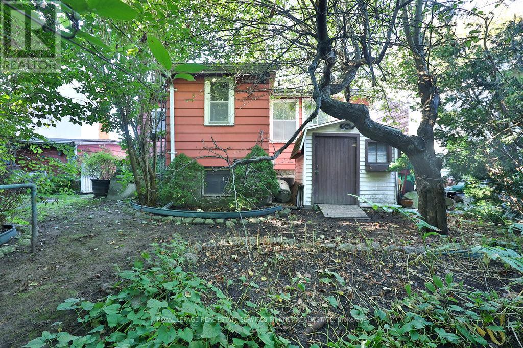 945 Beechwood Avenue, Mississauga, Ontario  L5G 4E3 - Photo 31 - W12450209