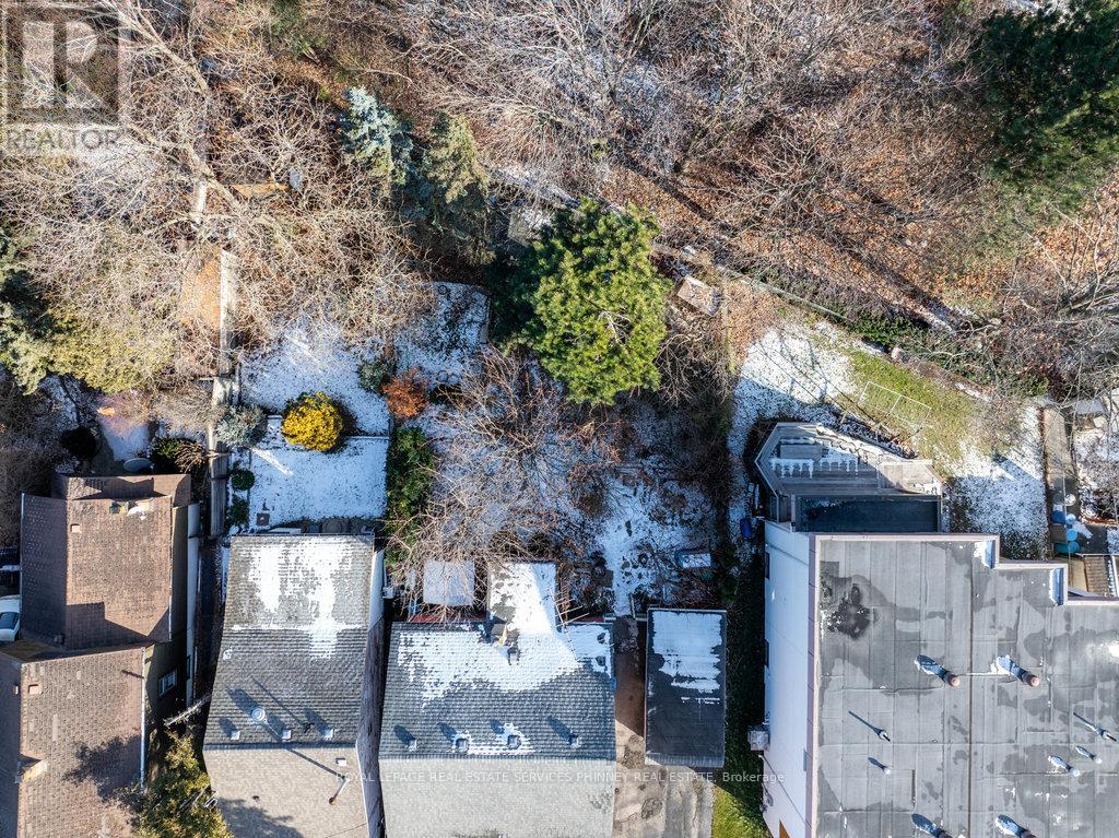 945 Beechwood Avenue, Mississauga, Ontario  L5G 4E3 - Photo 5 - W12450209