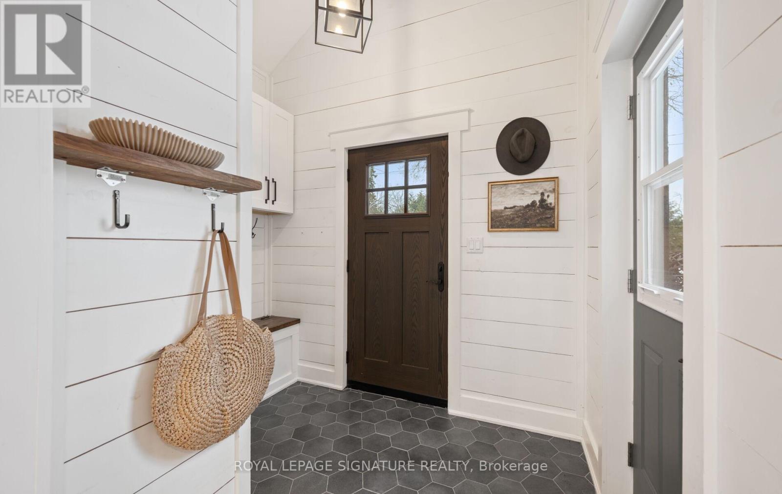 122 Queen Street, Barrie (Codrington), Ontario  L4M 1Z5 - Photo 9 - S12613008