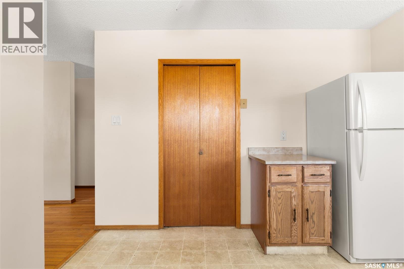 1190 Ferguson Crescent, Regina, Saskatchewan  S4N 6V6 - Photo 11 - SK025412