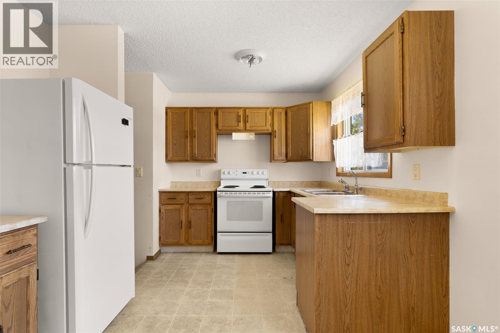 1190 Ferguson Crescent, Regina, Saskatchewan  S4N 6V6 - Photo 8 - SK025412