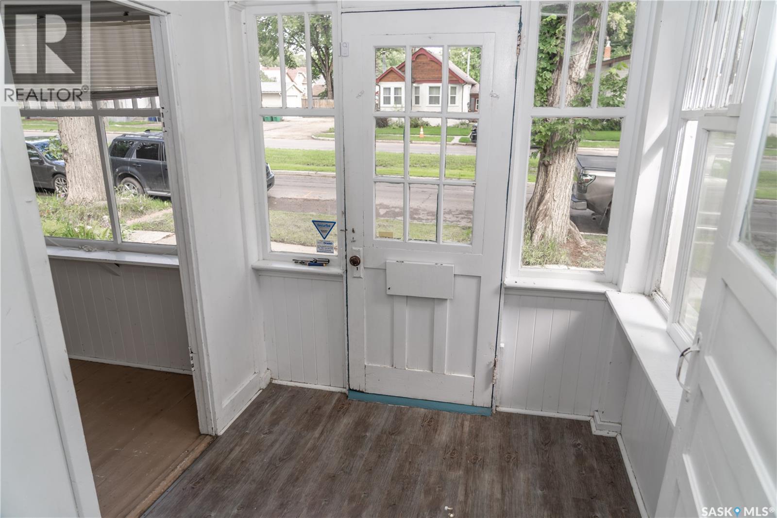 409 29th Street W, Saskatoon, Saskatchewan  S7L 0M3 - Photo 2 - SK025409