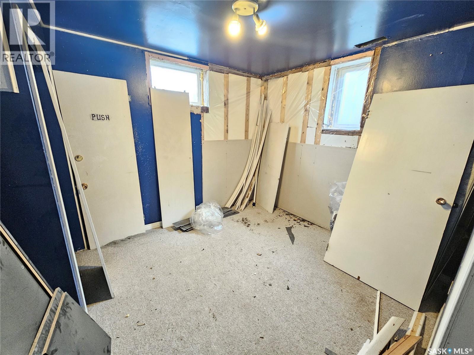 1066 Montgomery Street, Moose Jaw, Saskatchewan  S6H 2X1 - Photo 9 - SK025401