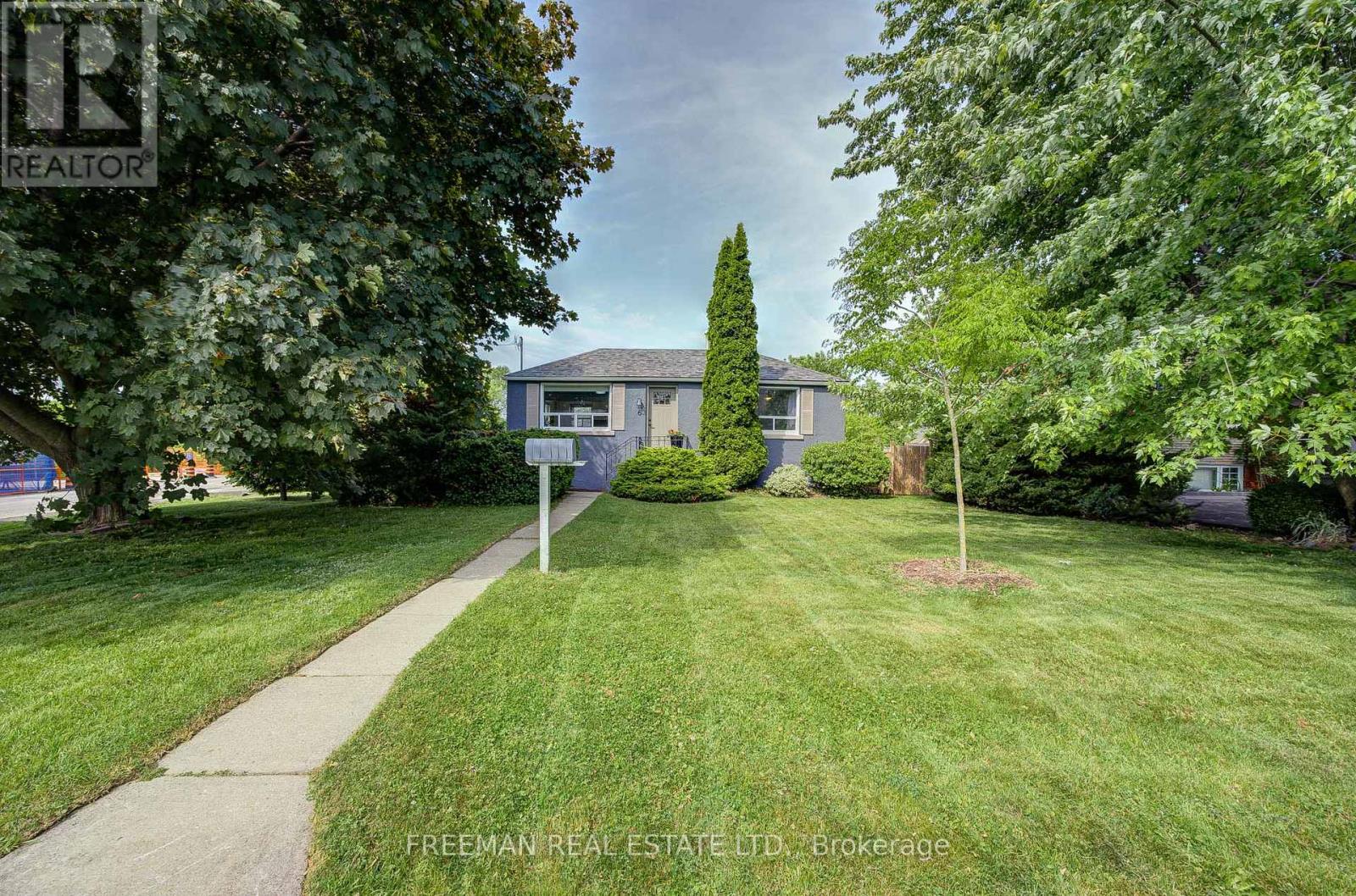 6 LLOYD GEORGE AVENUE, Toronto, Ontario