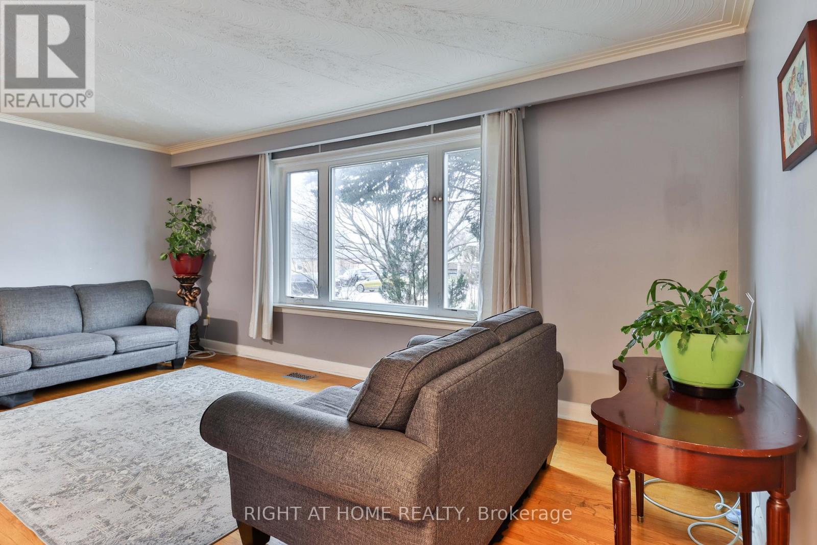 17 Rambler Place, Toronto, Ontario  M3L 1N6 - Photo 14 - W12613046