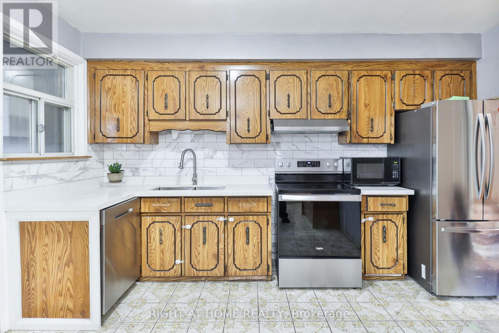 17 Rambler Place, Toronto, Ontario  M3L 1N6 - Photo 17 - W12613046