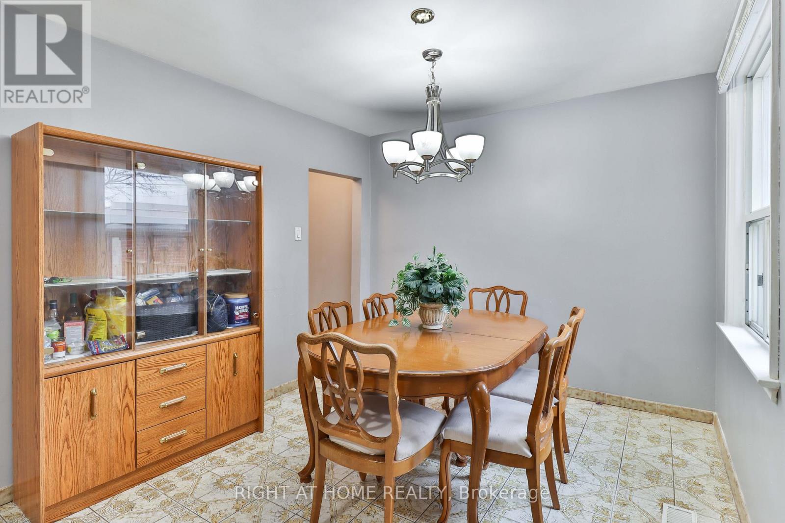 17 Rambler Place, Toronto, Ontario  M3L 1N6 - Photo 21 - W12613046