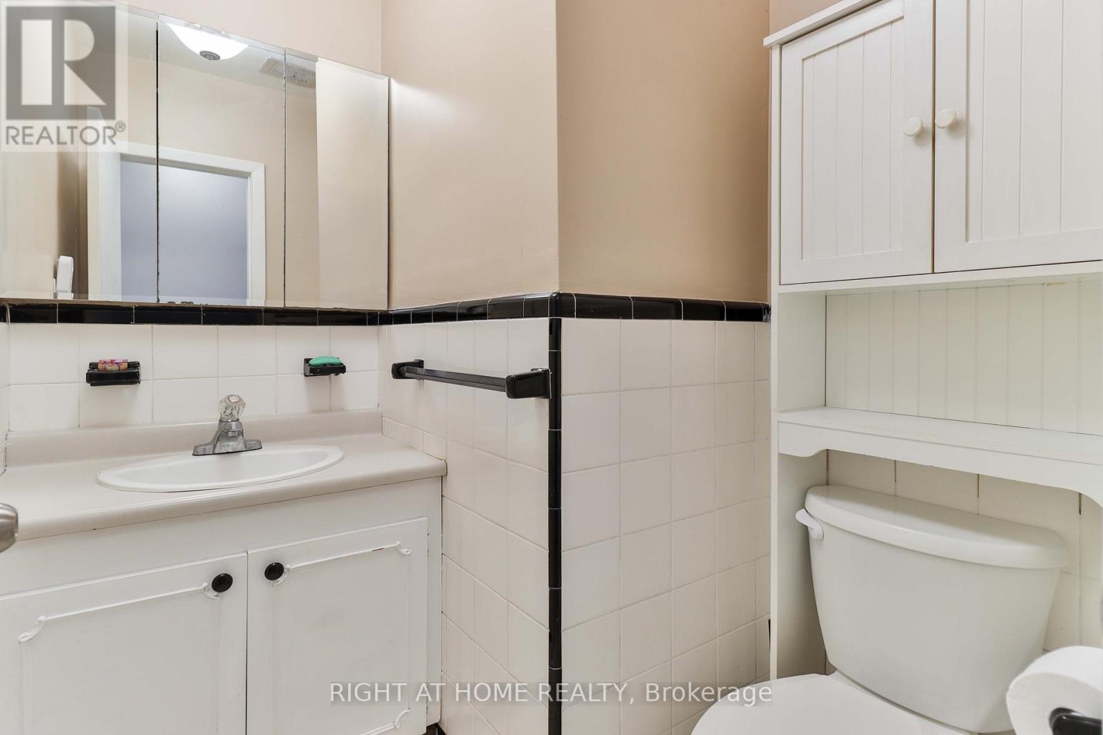 17 Rambler Place, Toronto, Ontario  M3L 1N6 - Photo 26 - W12613046