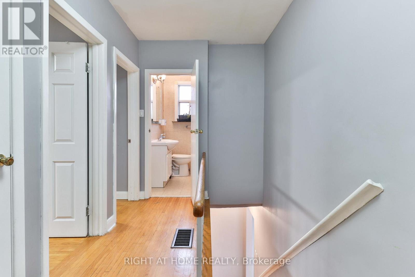 17 Rambler Place, Toronto, Ontario  M3L 1N6 - Photo 28 - W12613046