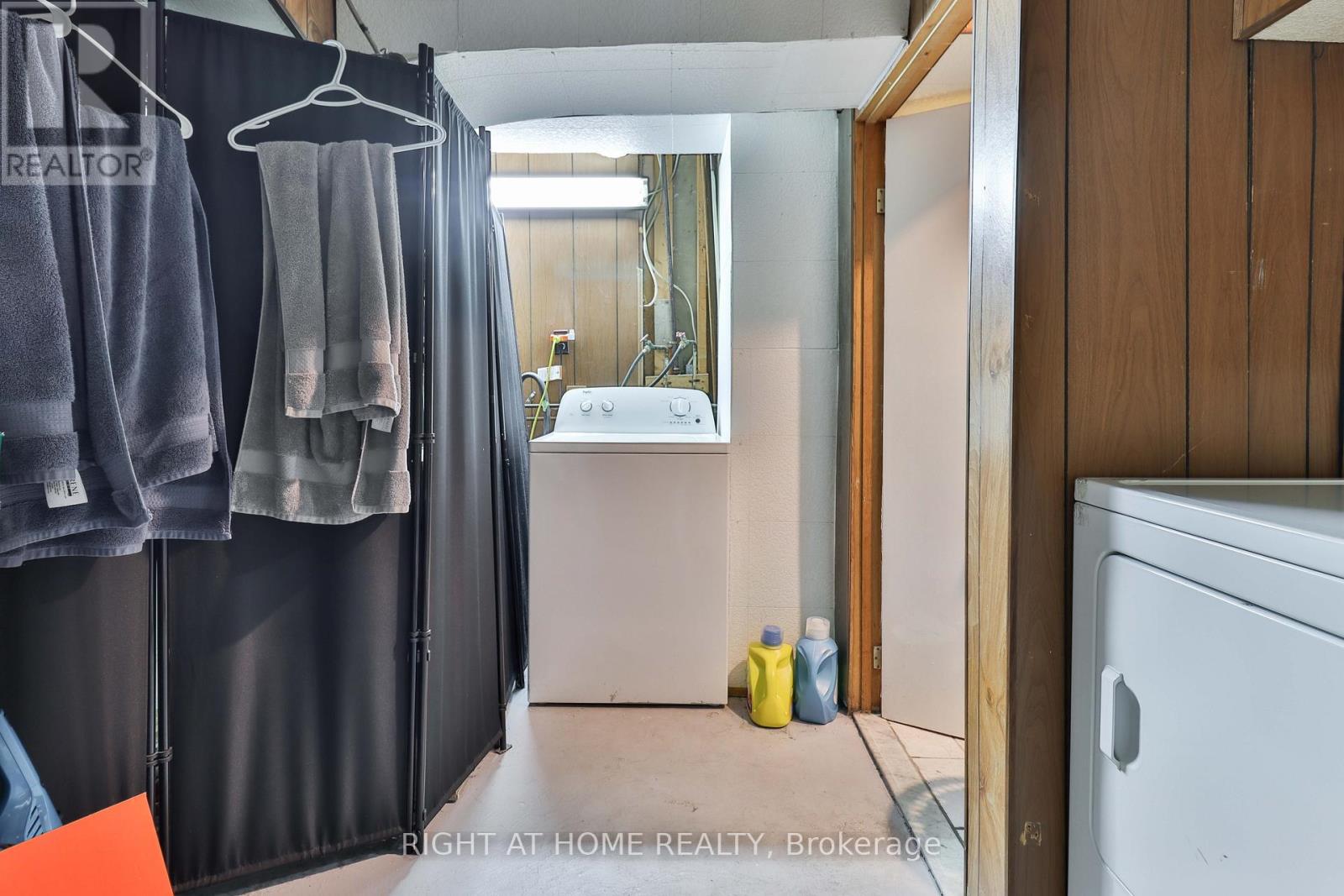 17 Rambler Place, Toronto, Ontario  M3L 1N6 - Photo 44 - W12613046