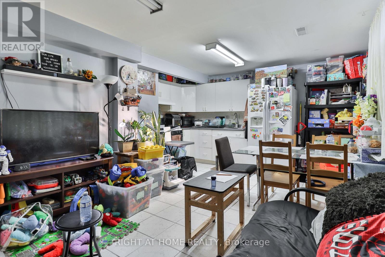 17 Rambler Place, Toronto, Ontario  M3L 1N6 - Photo 49 - W12613046