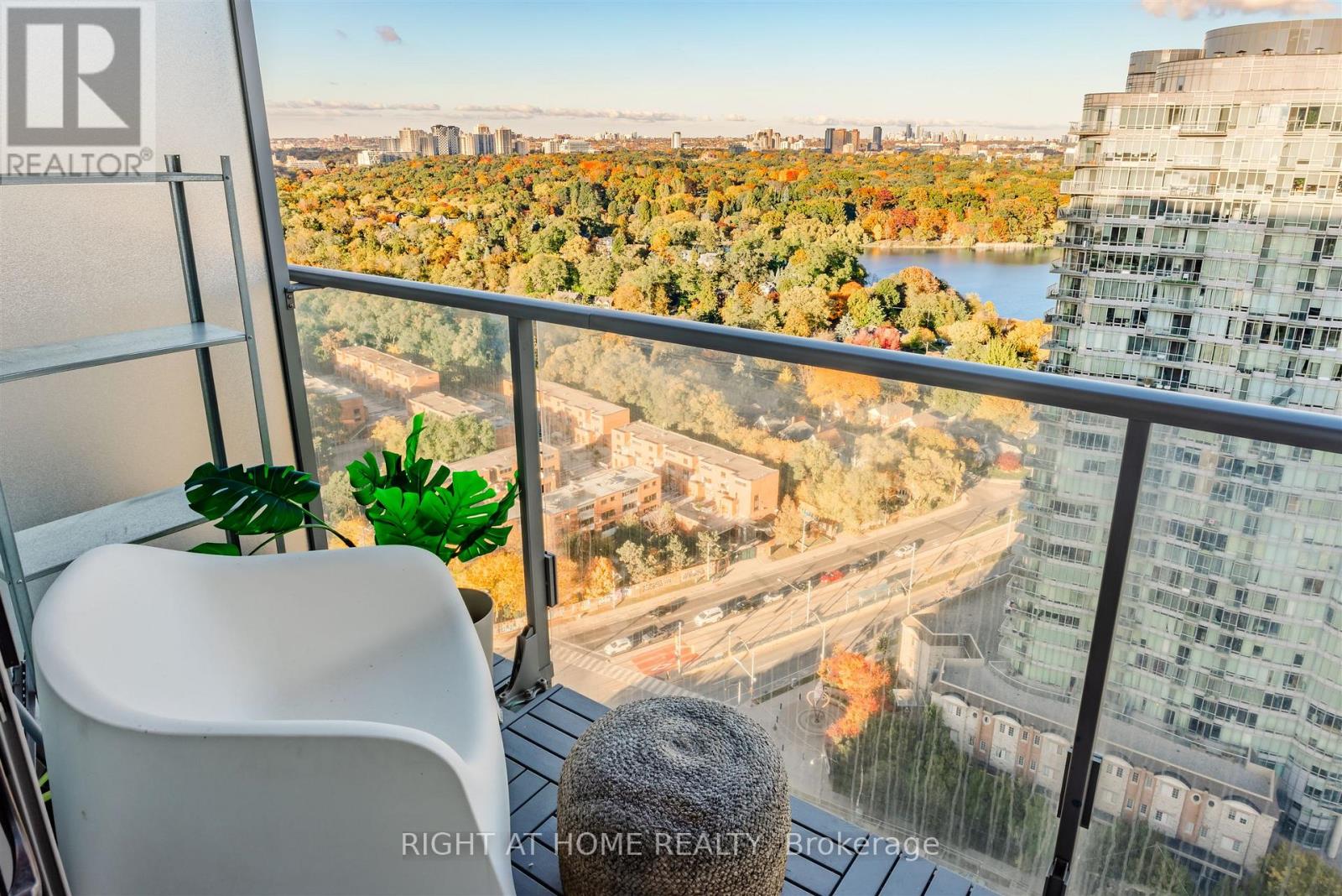 2616 - 103 The Queensway Avenue, Toronto, Ontario M6S 5B3 - Photo 24 - W12613048