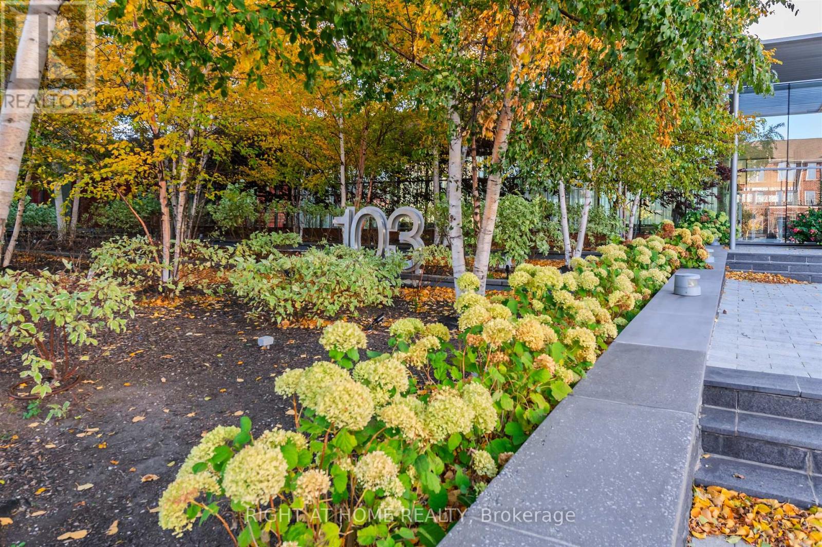 2616 - 103 The Queensway Avenue, Toronto, Ontario M6S 5B3 - Photo 3 - W12613048