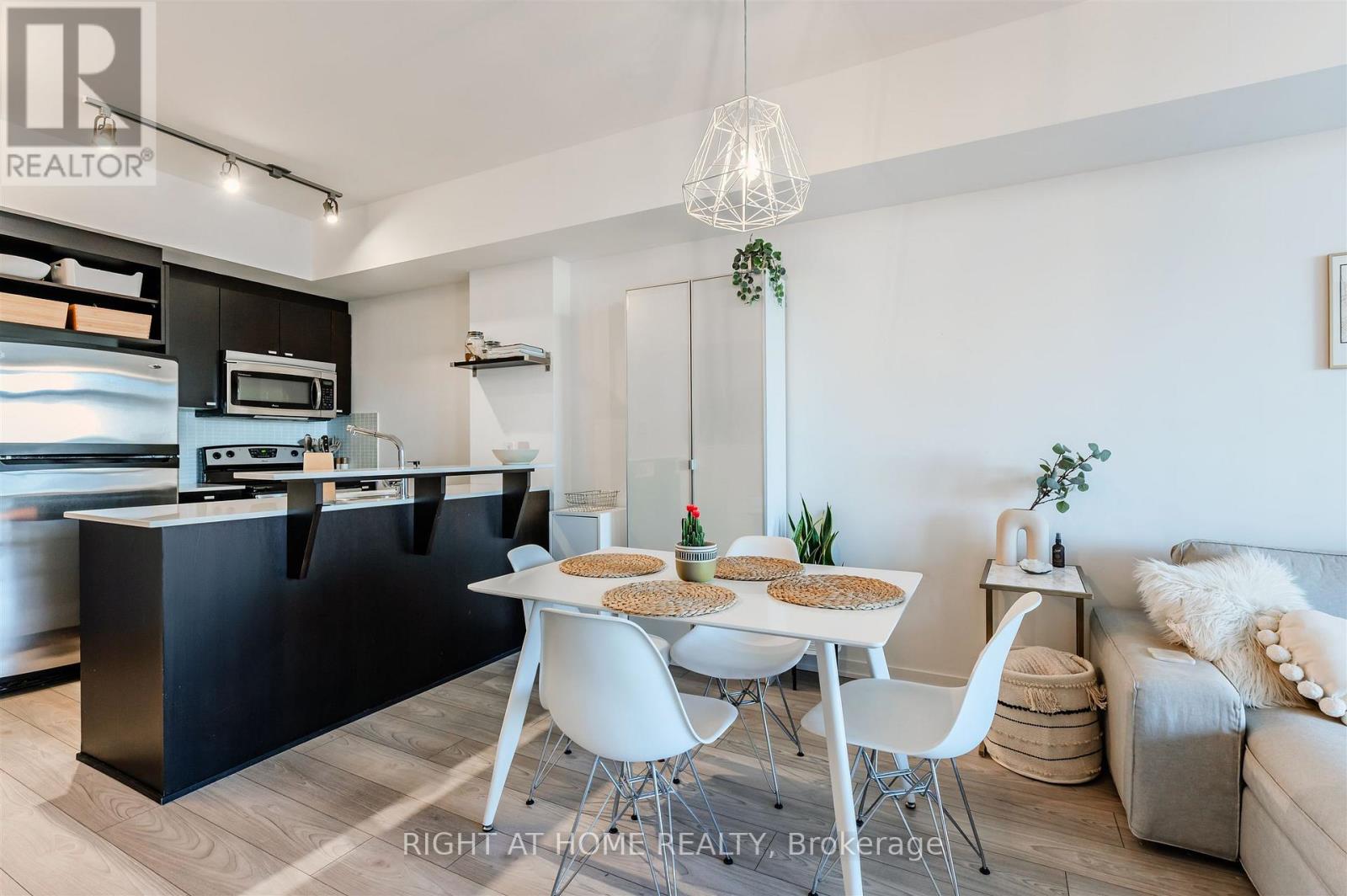 2616 - 103 The Queensway Avenue, Toronto, Ontario M6S 5B3 - Photo 8 - W12613048