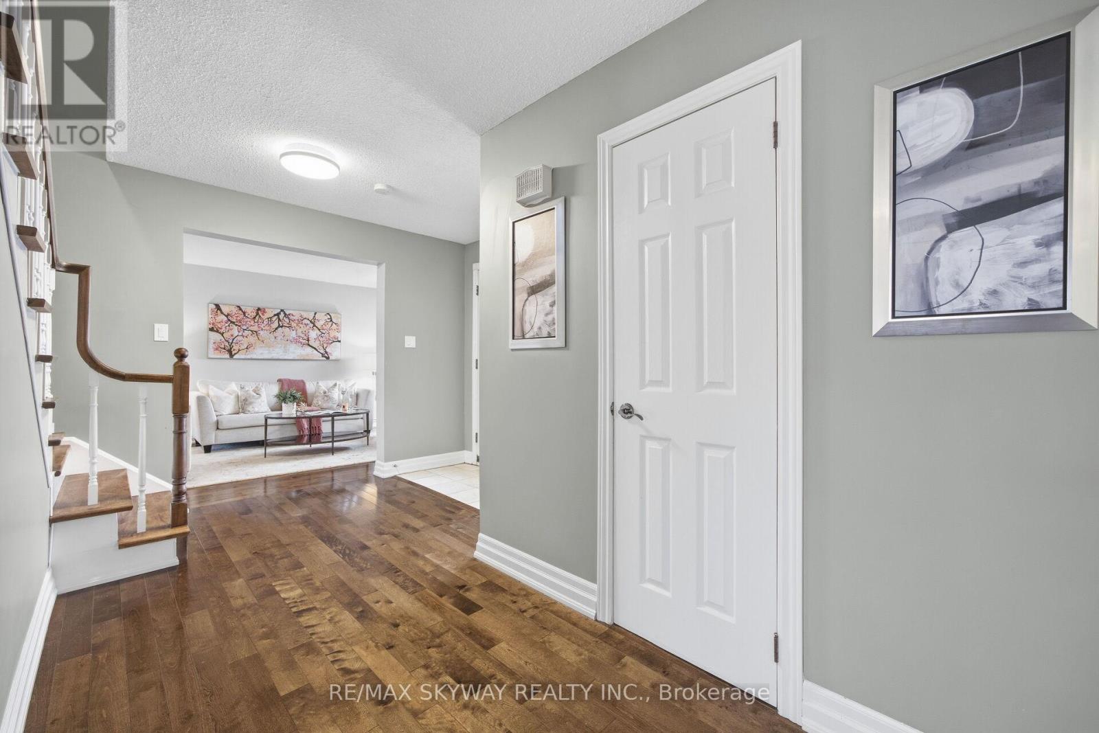 13 Mackay Street N, Brampton, Ontario  L6S 2Z9 - Photo 15 - W12613062