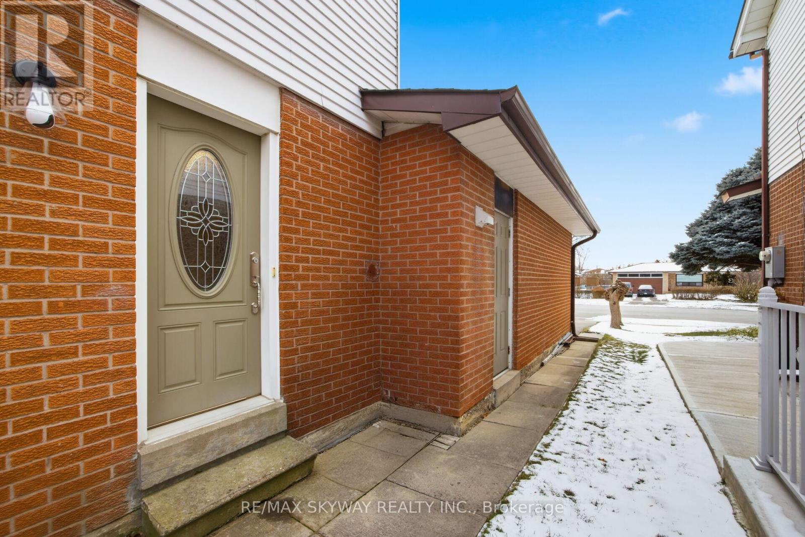 13 Mackay Street N, Brampton, Ontario  L6S 2Z9 - Photo 32 - W12613062