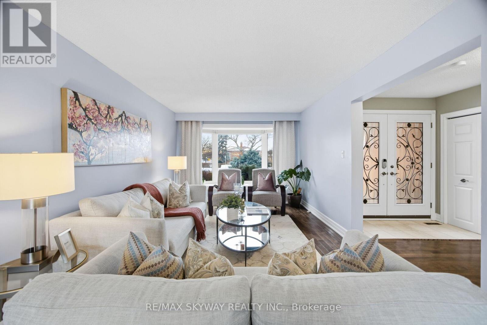 13 Mackay Street N, Brampton, Ontario  L6S 2Z9 - Photo 8 - W12613062