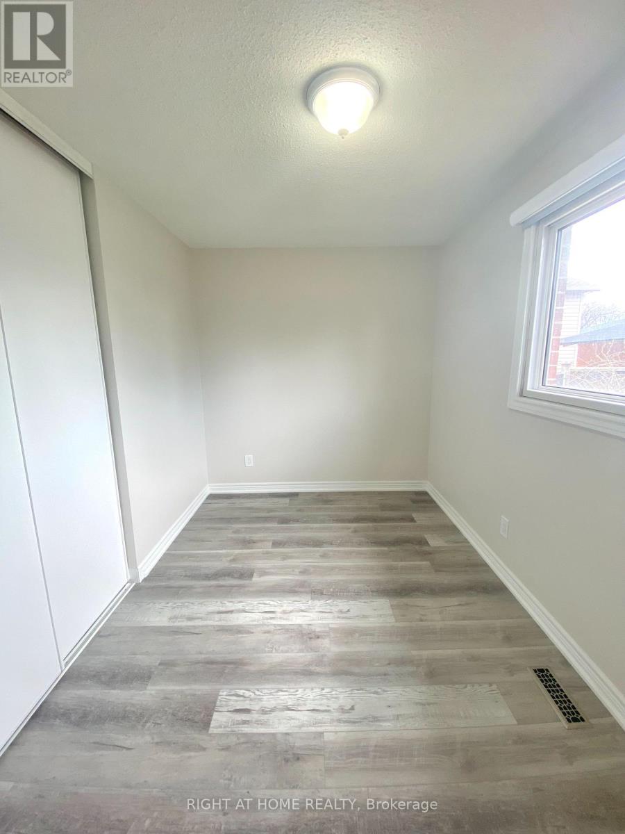 118 Avening Drive, Toronto, Ontario  M9V 4E6 - Photo 10 - W12613094