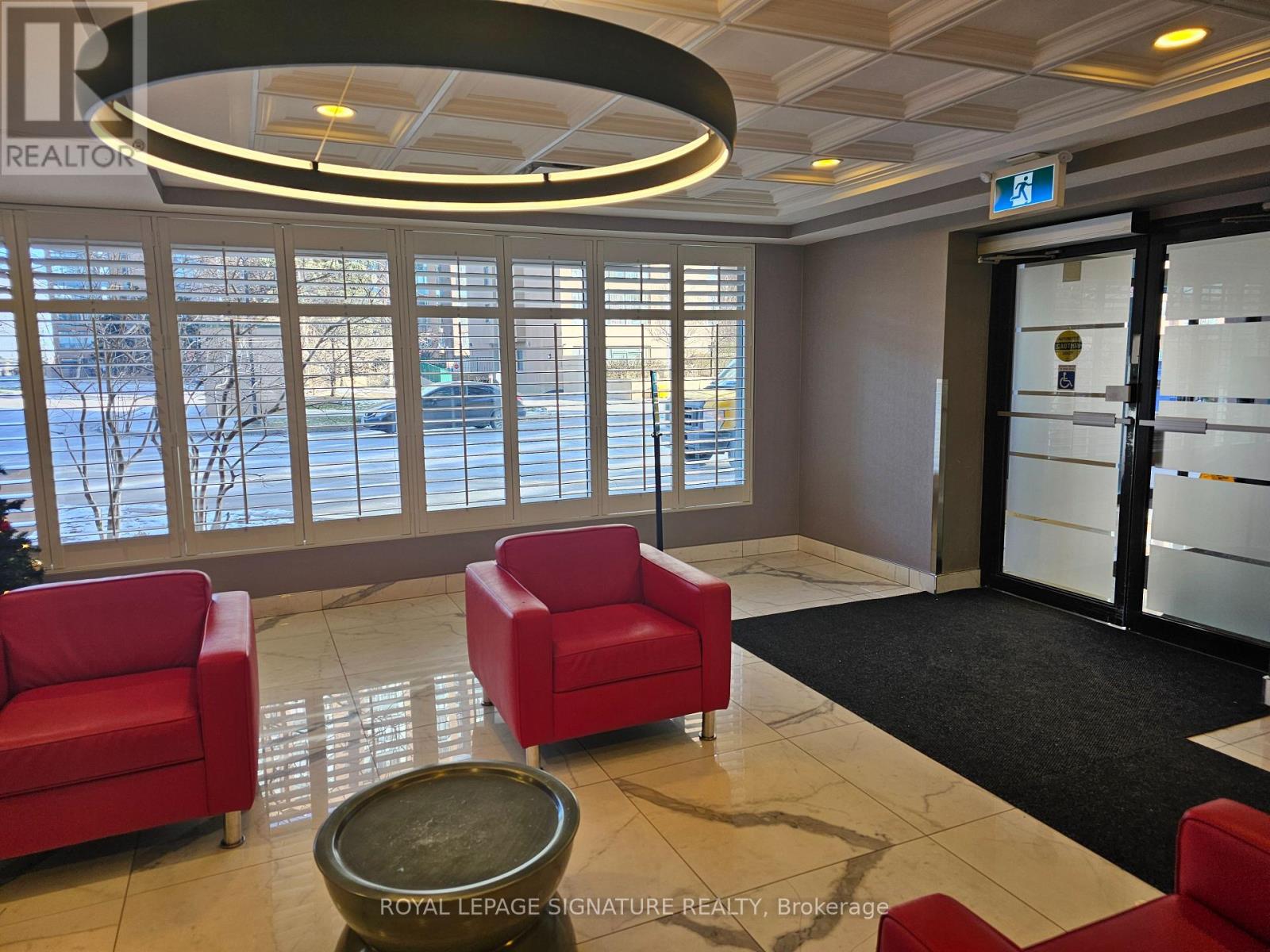 507 - 155 Hillcrest Avenue, Mississauga, Ontario  L5B 3Z2 - Photo 4 - W12613154