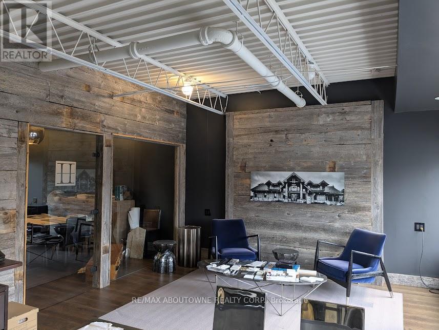 220 Lakeshore Road E, Oakville, Ontario L6J 1H8 - Photo 8 - W12613170