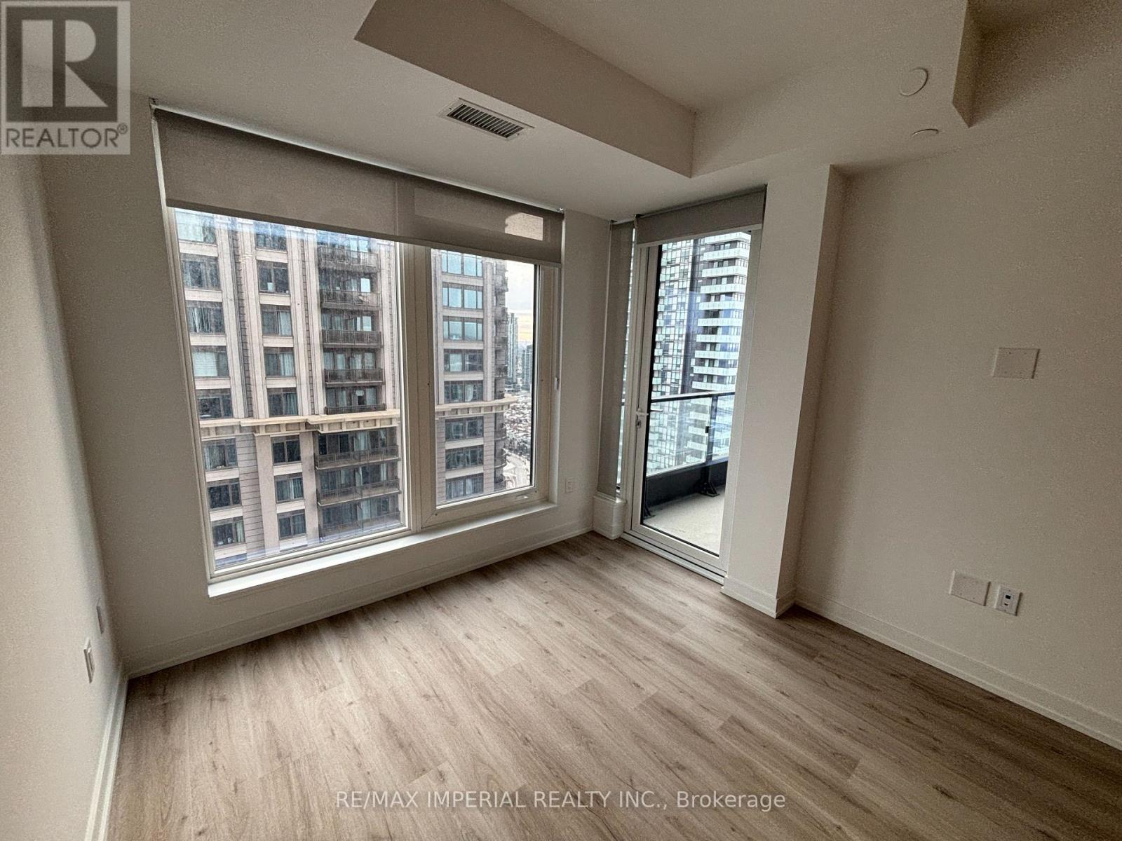 3306 - 395 Square One Drive, Mississauga, Ontario  L5B 0P6 - Photo 14 - W12613194