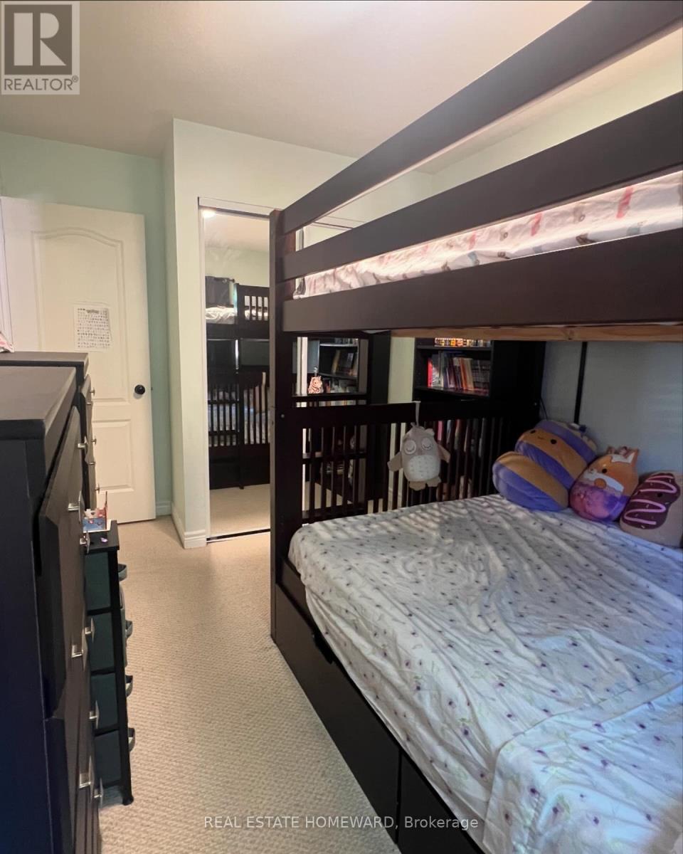 1129 Hickory Hollow Glen, Mississauga, Ontario  L5W 1J4 - Photo 7 - W12613196