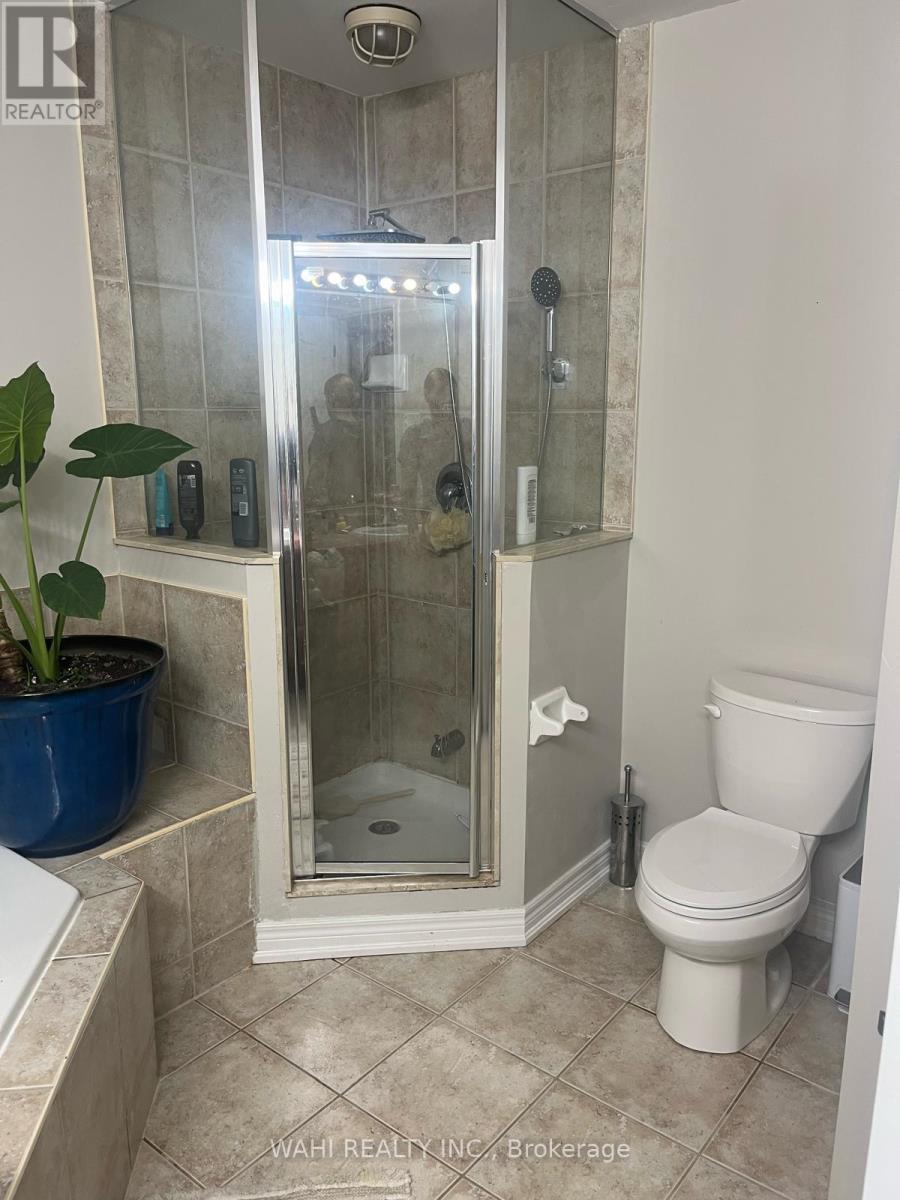 8 Lockport Way, Hamilton, Ontario  L8E 0B1 - Photo 7 - X12612990