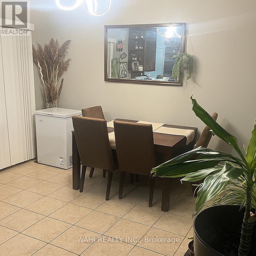 8 Lockport Way, Hamilton, Ontario  L8E 0B1 - Photo 8 - X12612990