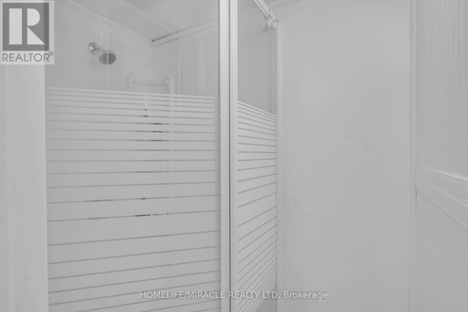 15 Keefer Road, Thorold, Ontario  L2V 4M6 - Photo 23 - X12613012