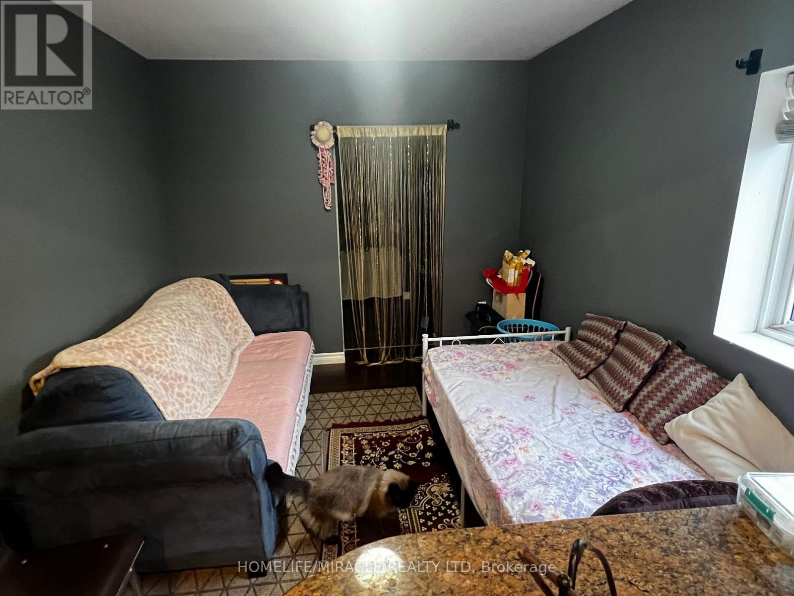 772 Hamilton Road, London East, Ontario  N5Z 1T9 - Photo 4 - X12613016