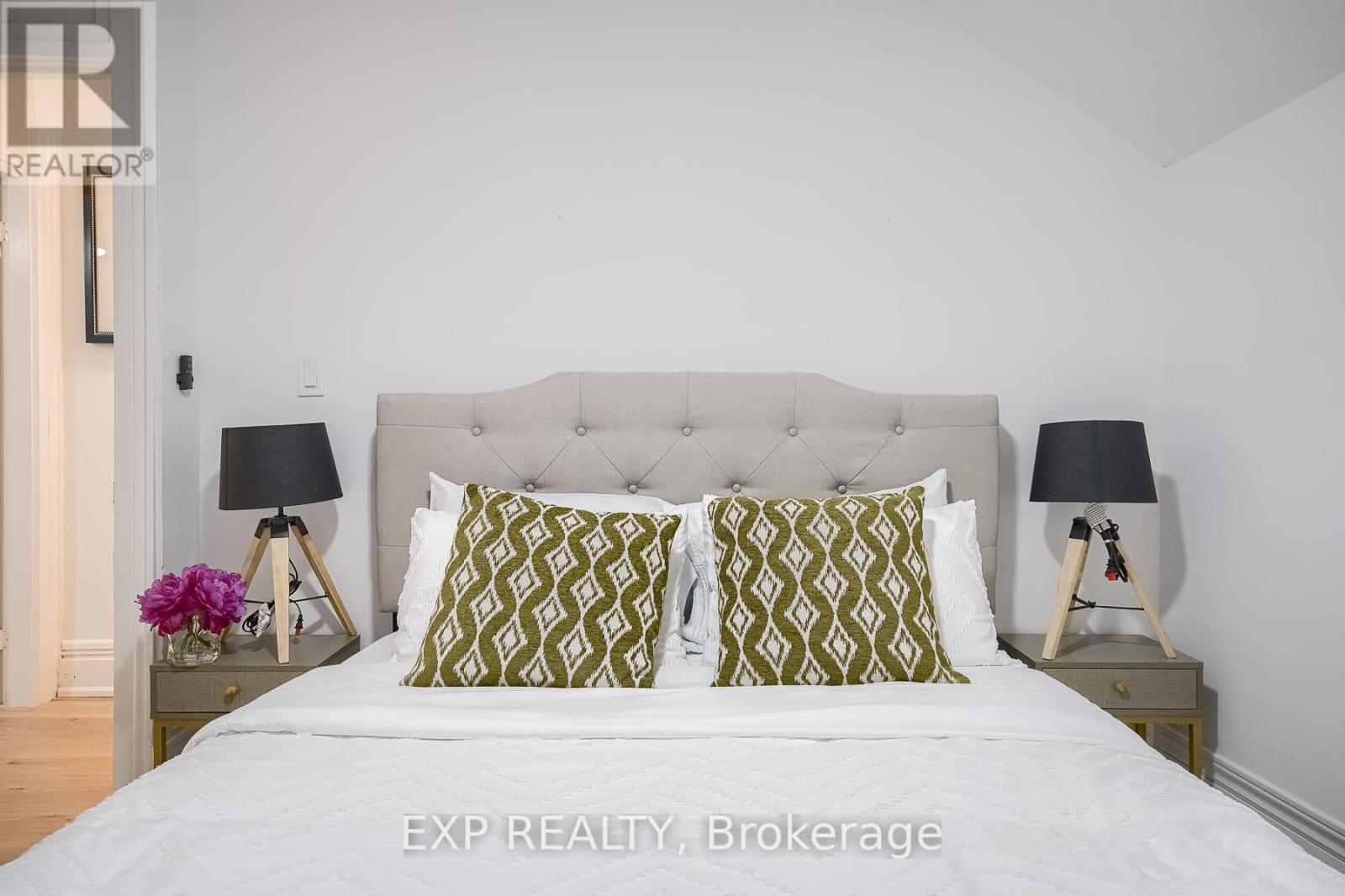 8 Elizabeth Street, St. Catharines, Ontario  L2R 2L1 - Photo 19 - X12613162